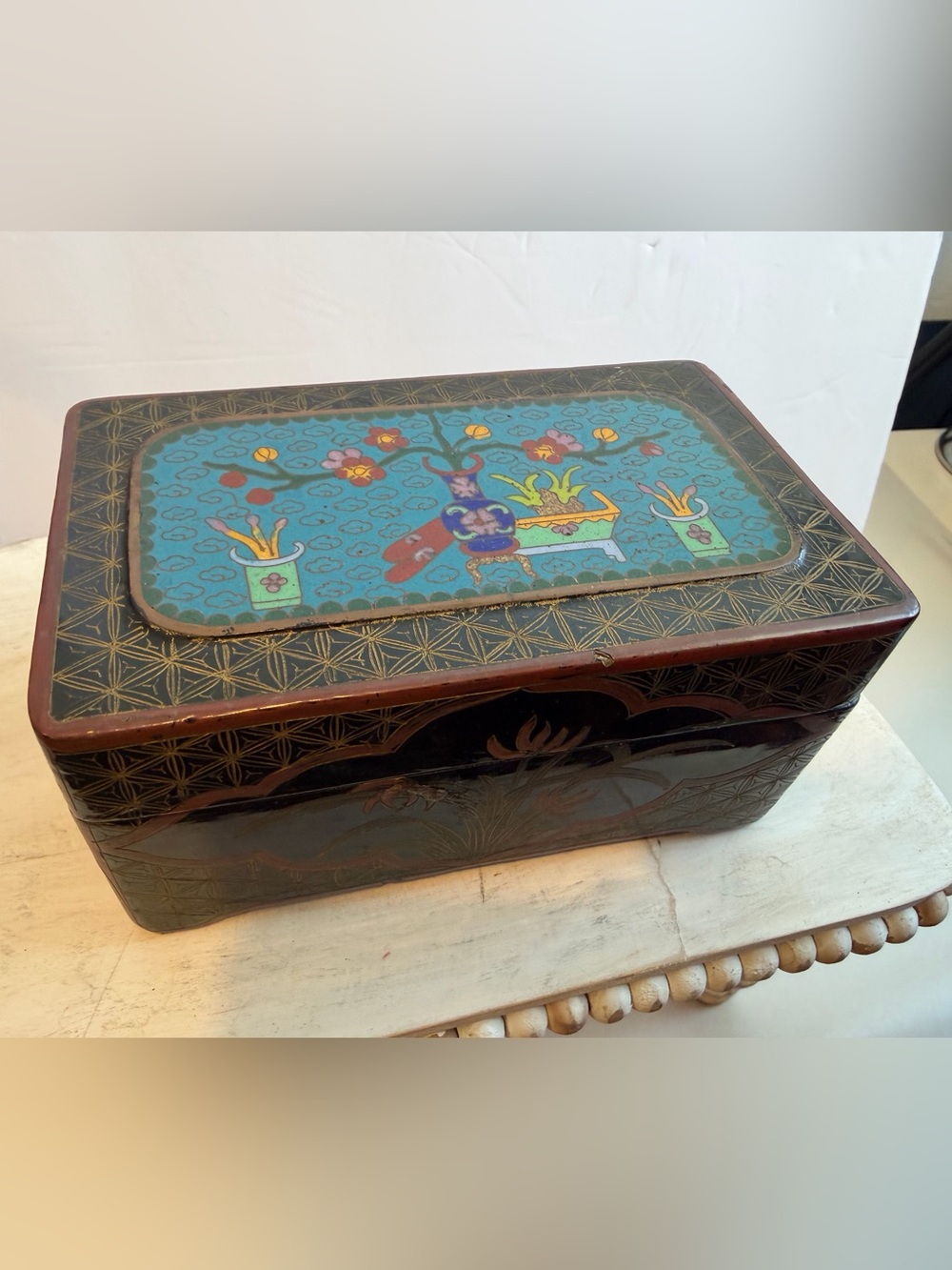 CHINESE CLOISONNÉ Style  Painted Turquoise Black Lacquer Covered Box Trinket